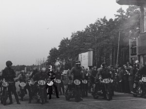 Race about to start in Dessau 1950, number 68
